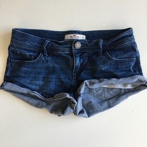 🦋Hollister Dark Washed Shorts🦋